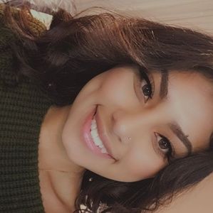 Meet your Posher, Alejandra